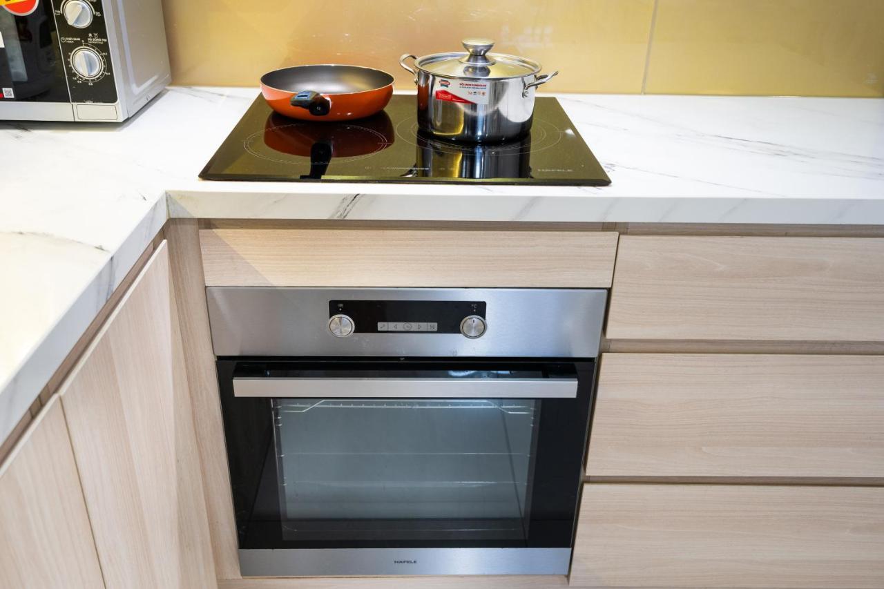 Saigon Royal 2 Bedroom In Center For 30 Nights Above Apartment