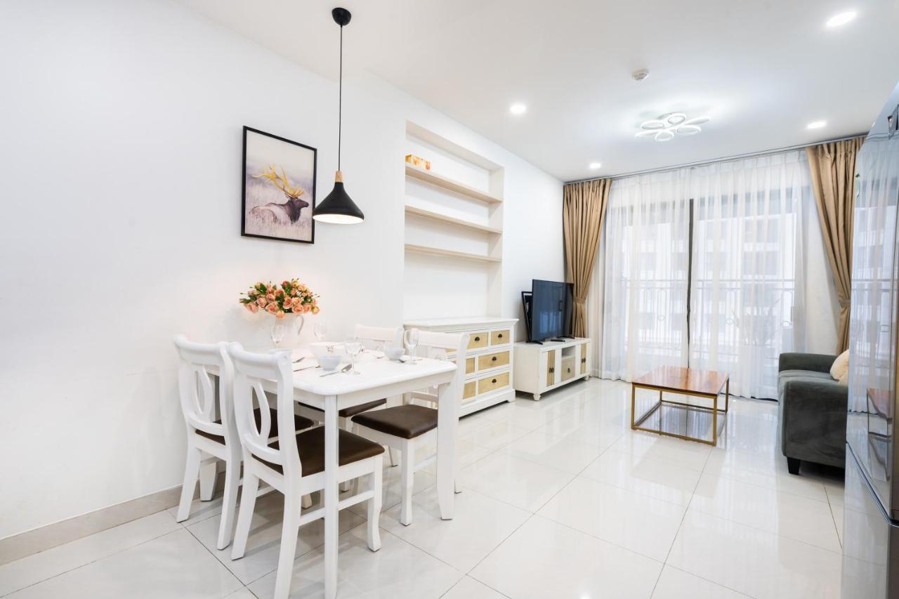 Căn hộ Saigon Royal 2 Bedroom In Center For 30 Nights Above