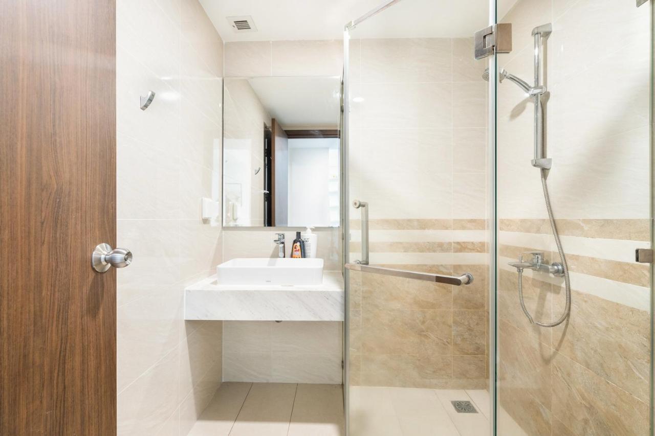 Căn hộ Saigon Royal 2 Bedroom In Center For 30 Nights Above *