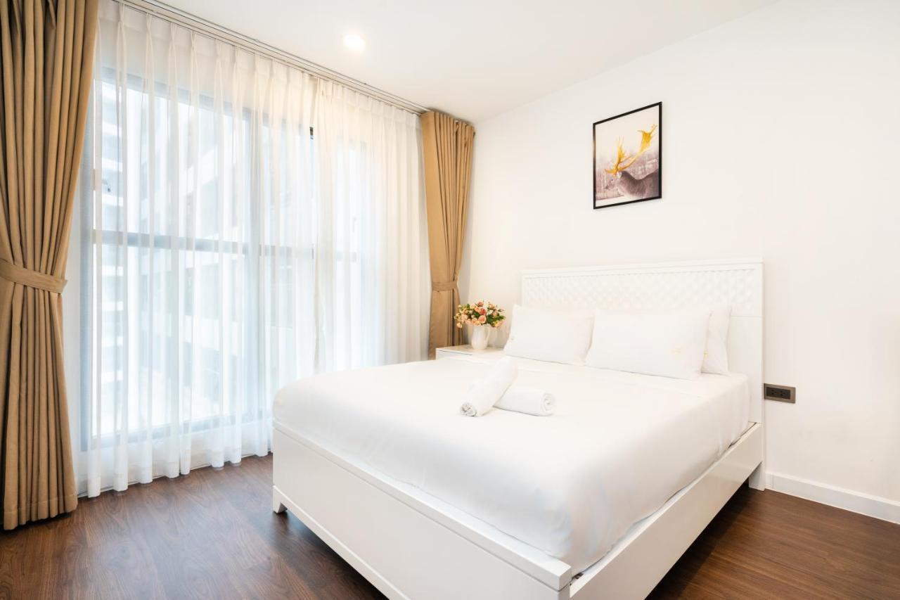 Căn hộ Saigon Royal 2 Bedroom In Center For 30 Nights Above