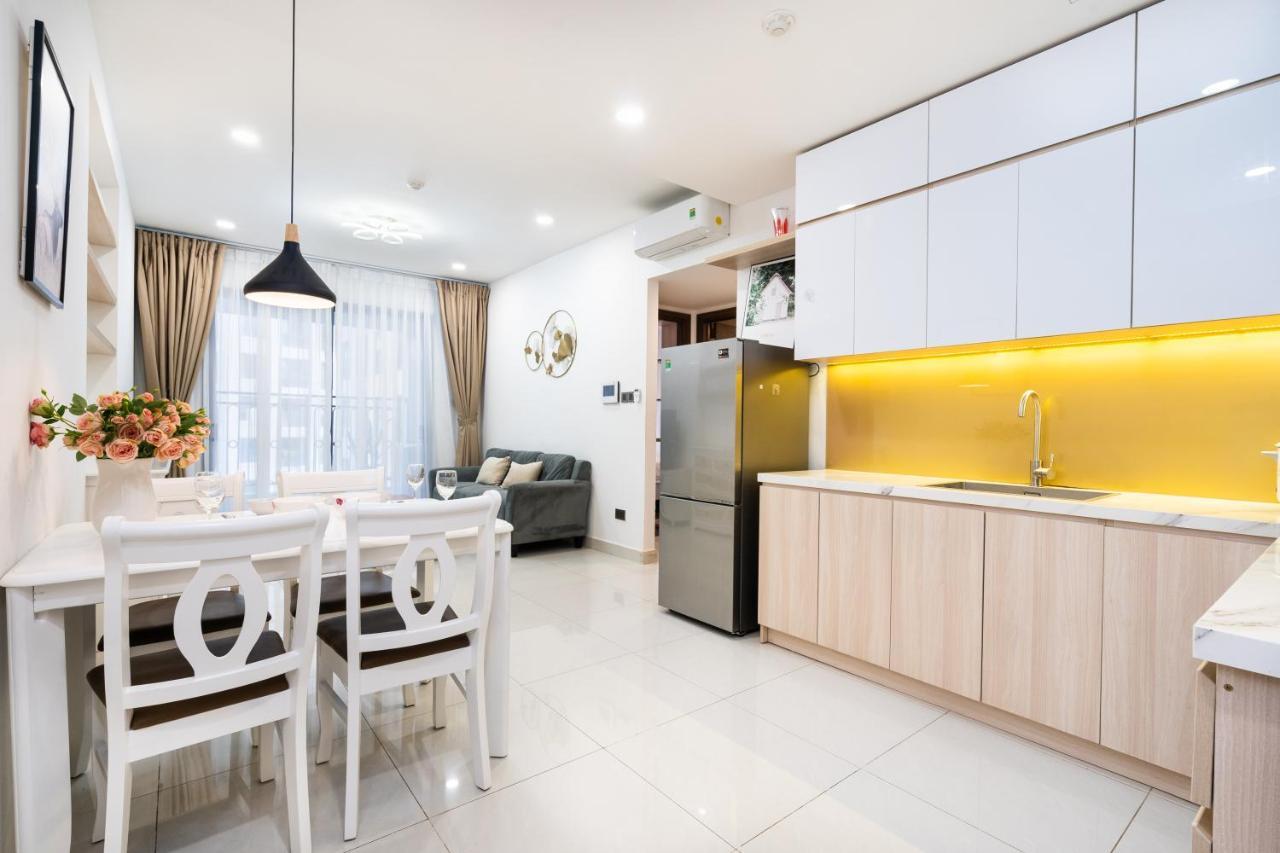 Căn hộ Saigon Royal 2 Bedroom In Center For 30 Nights Above